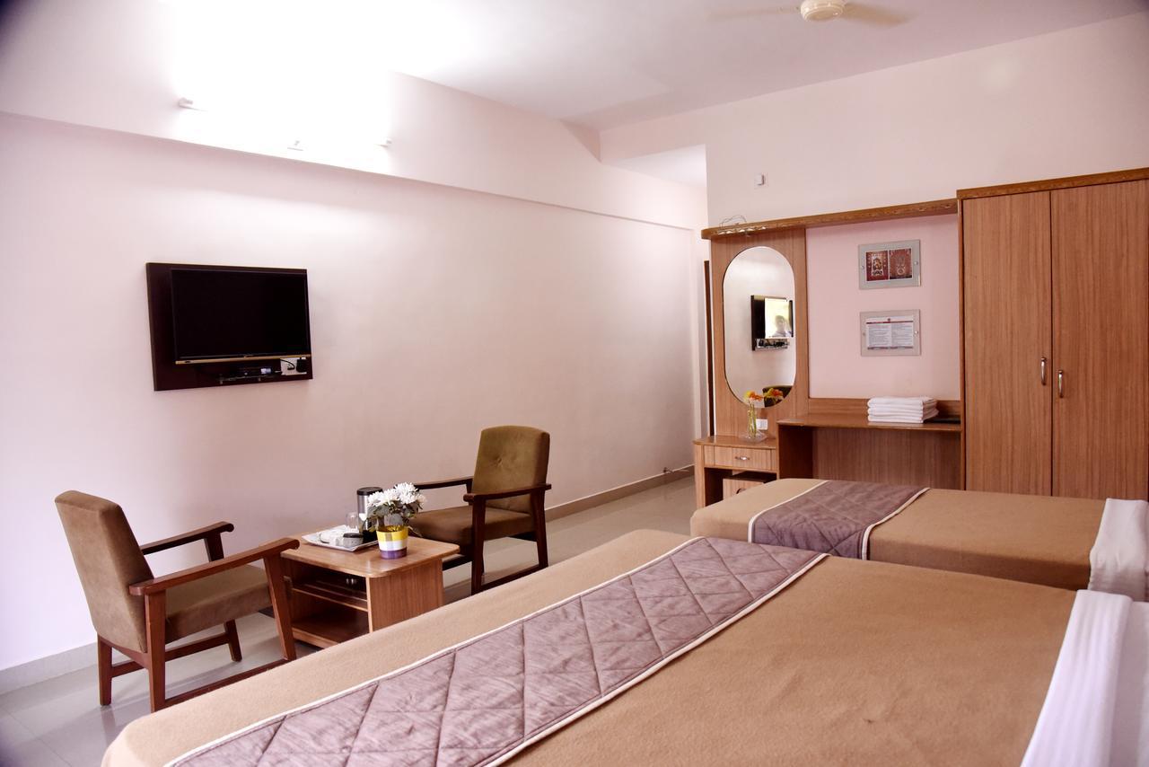 Hotel Slr Residency Subrahmanya Exterior foto
