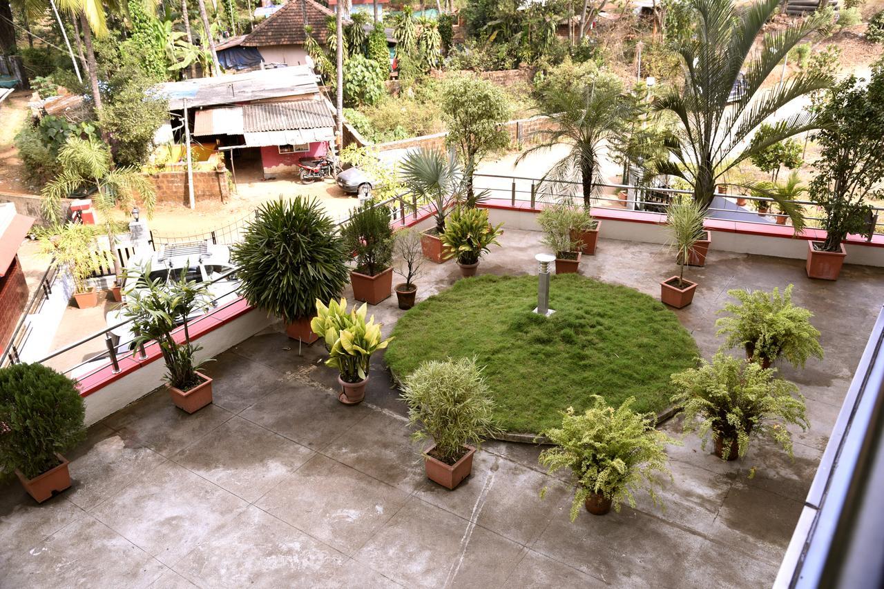 Hotel Slr Residency Subrahmanya Exterior foto